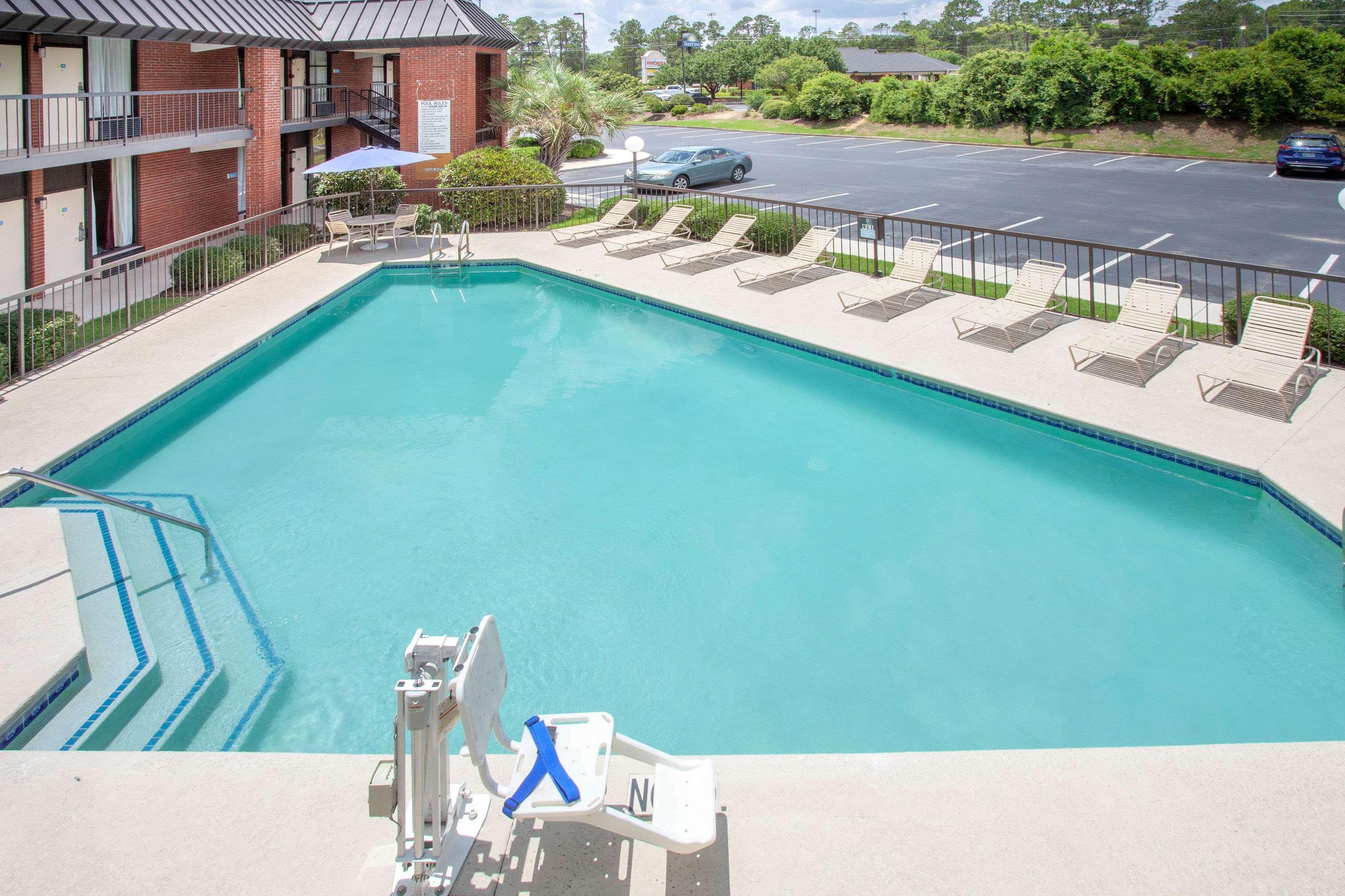 Days Inn By Wyndham Statesboro Eksteriør billede