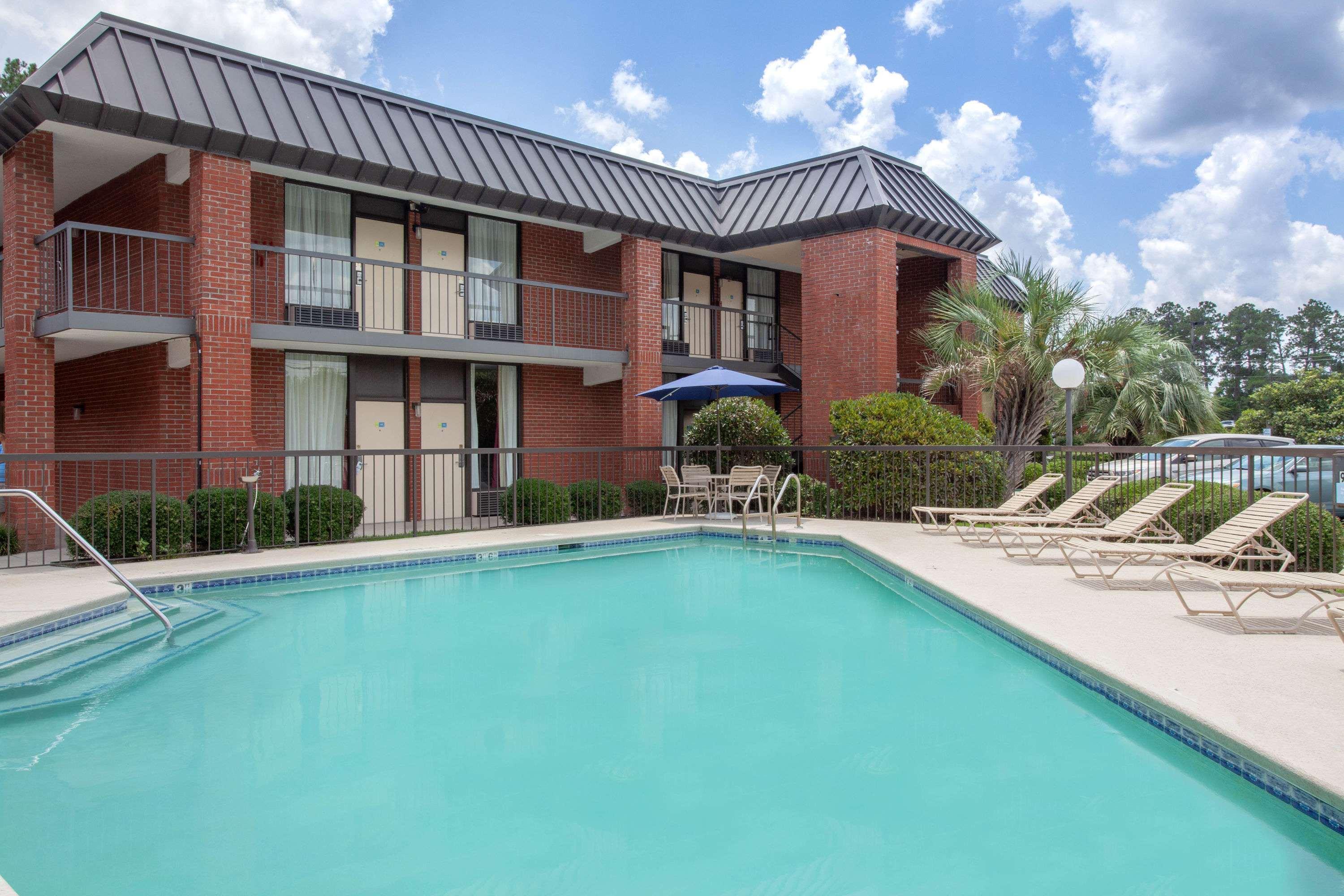 Days Inn By Wyndham Statesboro Eksteriør billede