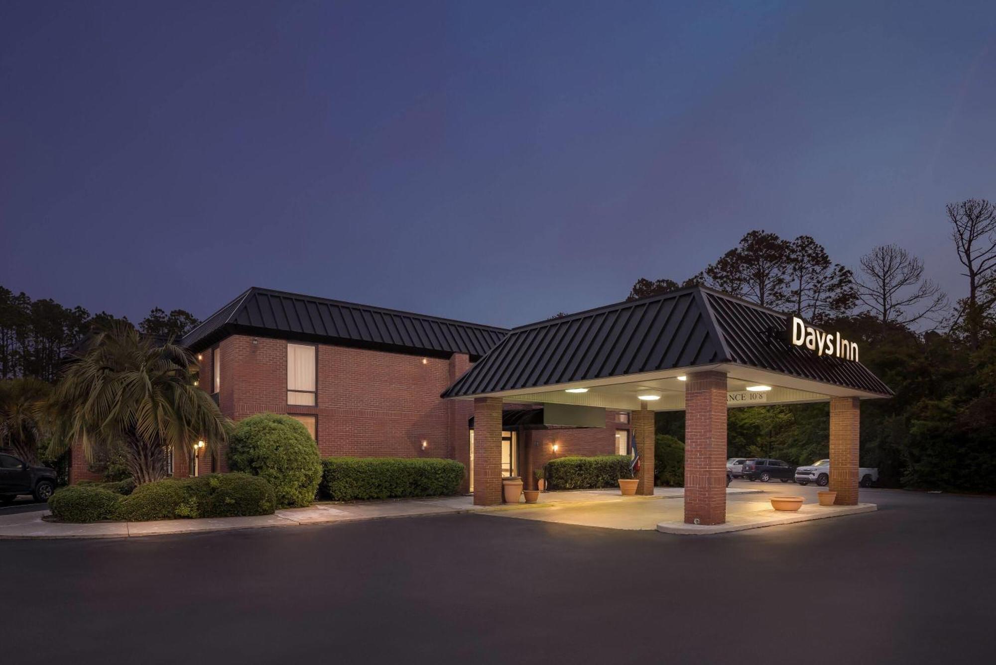 Days Inn By Wyndham Statesboro Eksteriør billede