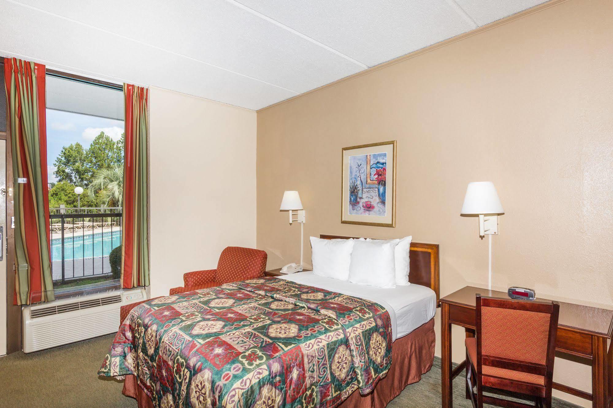 Days Inn By Wyndham Statesboro Eksteriør billede