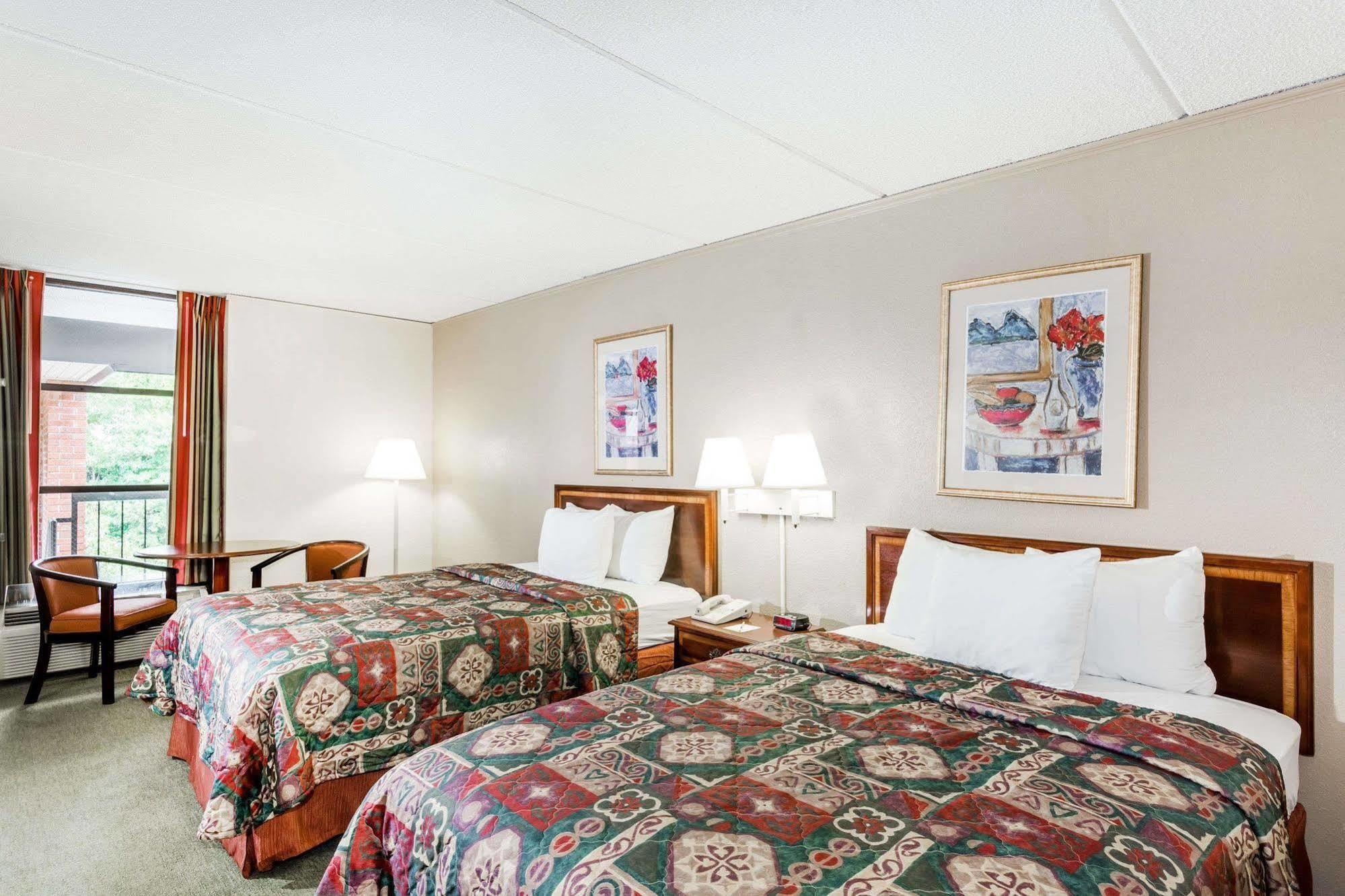 Days Inn By Wyndham Statesboro Eksteriør billede