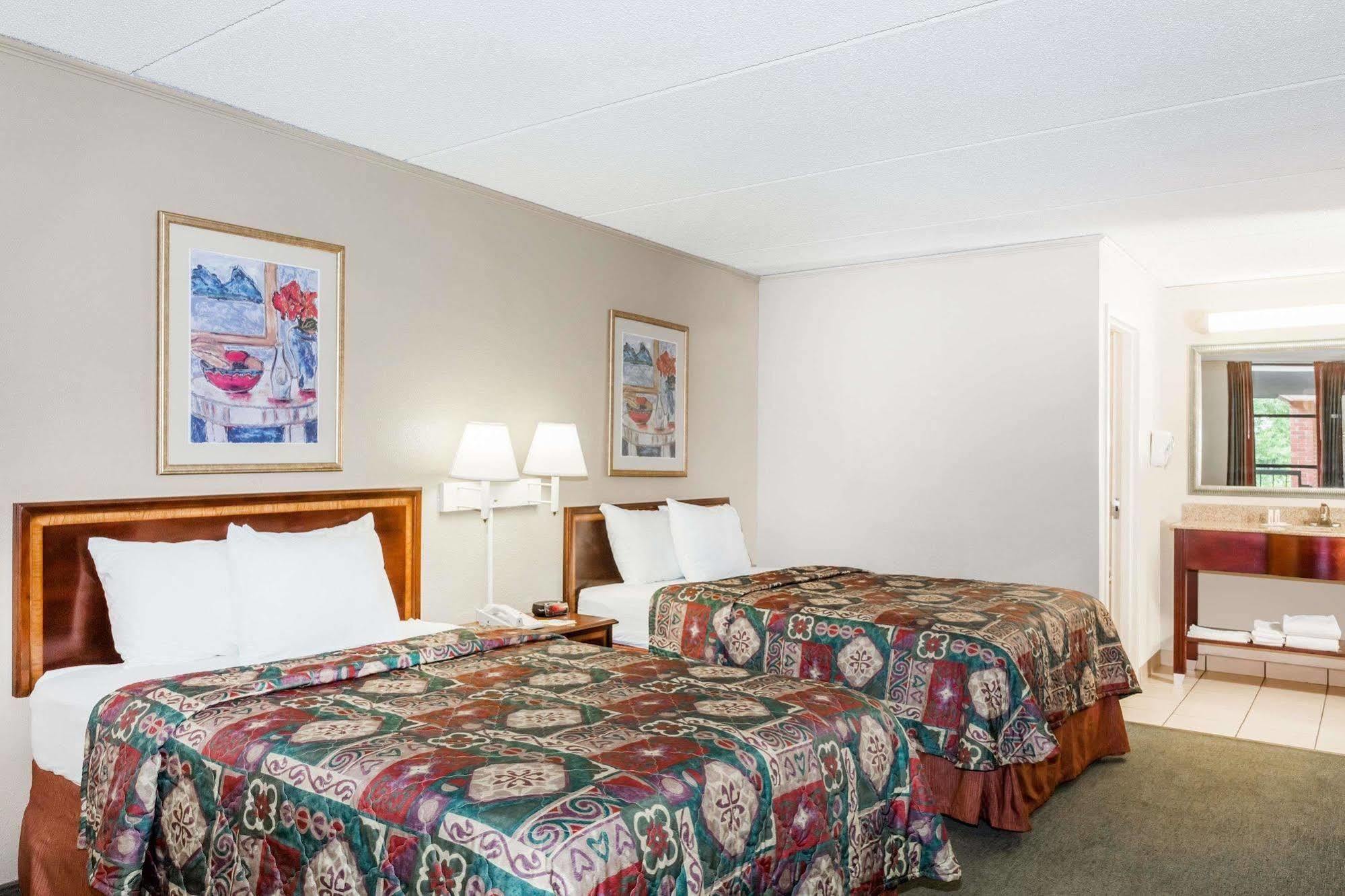 Days Inn By Wyndham Statesboro Eksteriør billede