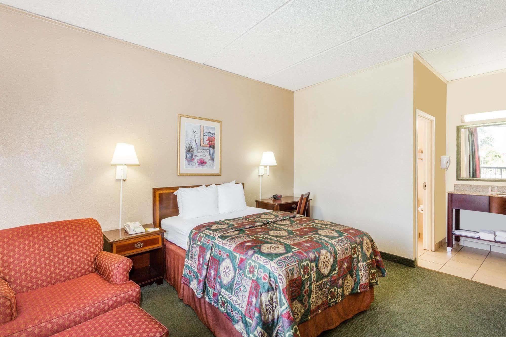 Days Inn By Wyndham Statesboro Eksteriør billede